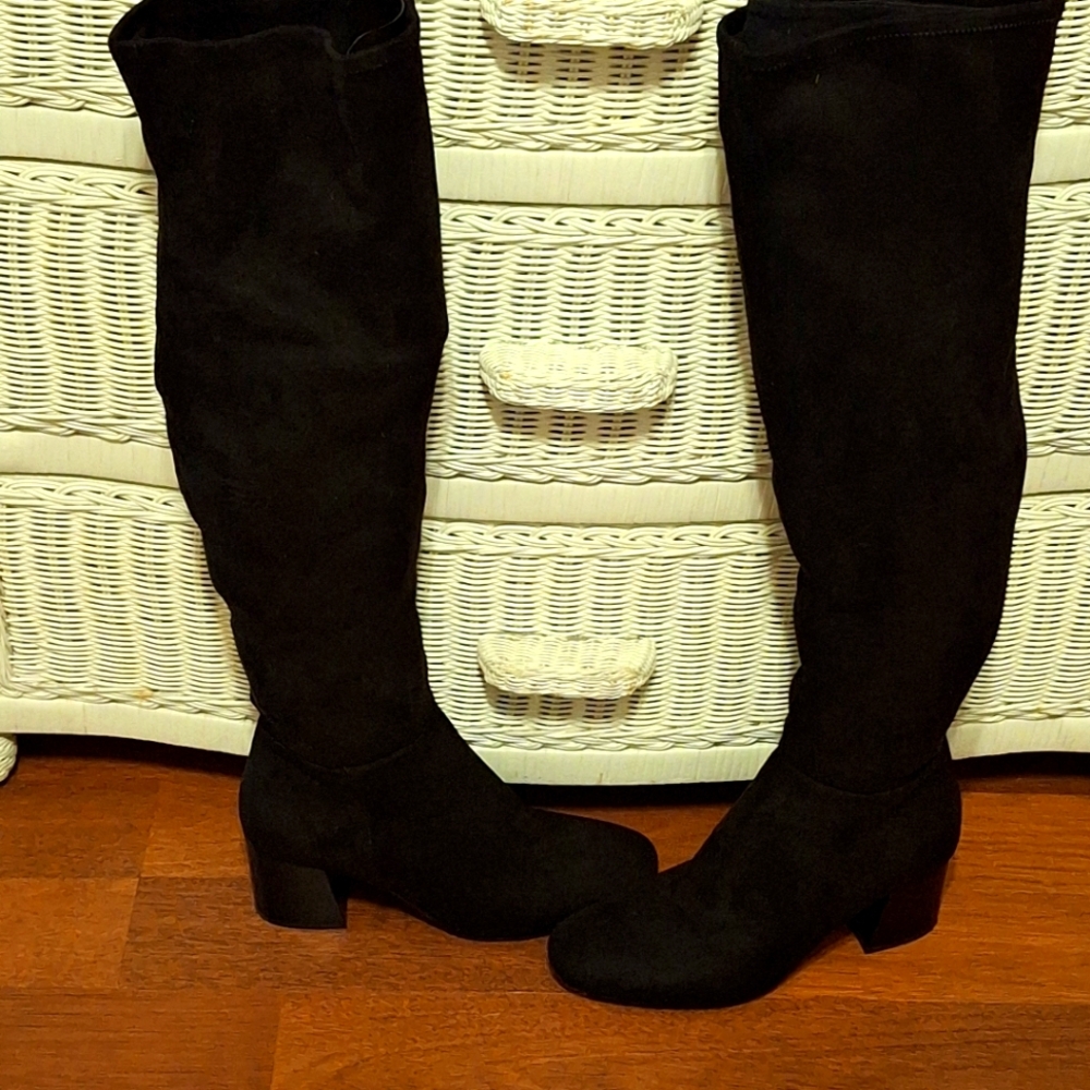 NEW LADIES BOOTS SIZE 10 MEDIUM